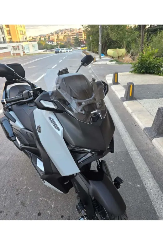 Yamaha Xmax Techmax Ön Cam 2025-2026 Model 39cm Şeffaf Renkli 4mm Asansörlü