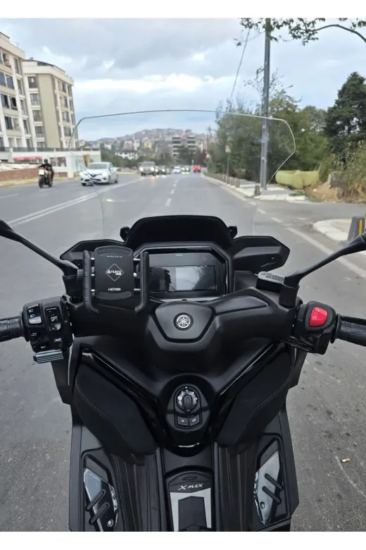Yamaha Xmax Techmax Ön Cam 2025-2026 Model 63cm Şeffaf Renkli 4mm Asansörlü