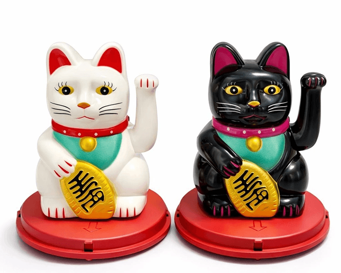 YNT İthalat KH-ALK4521 Güneş Enerjili Sallanan Şans Kedisi - Maneki Neko Alk4521