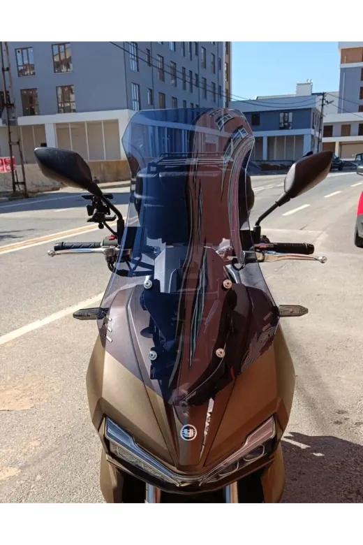 Yuki Adventure 150 Ön Cam 2023-2026 Model 75cm Füme Renkli 4mm UZUN