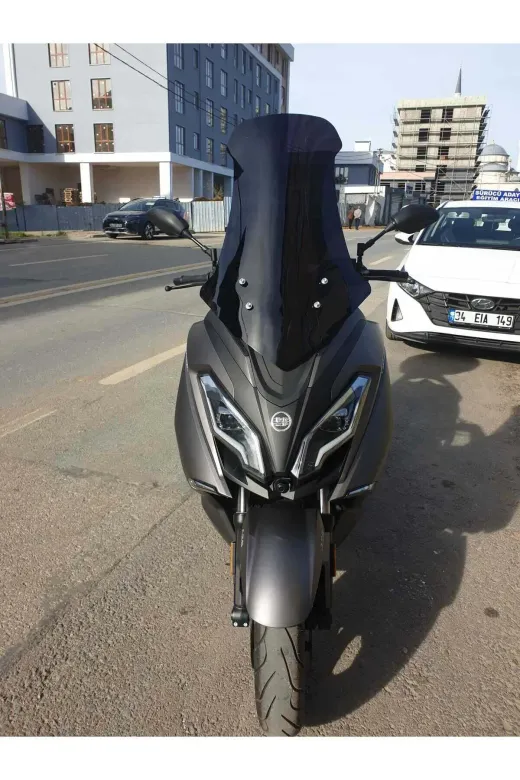 Yuki Explorer 250 Ön Cam 2021-2026 Model 72cm Siyah Renkli 4mm UZUN