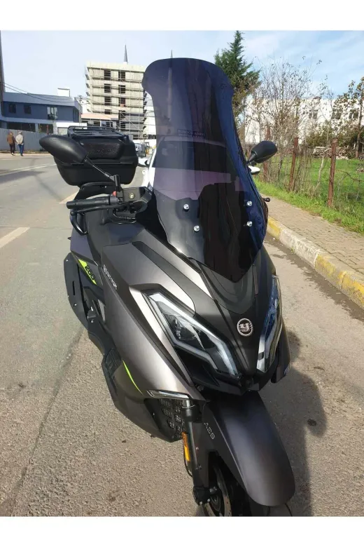 Yuki Explorer 250 Ön Cam 2021-2026 Model 72cm Siyah Renkli 4mm UZUN
