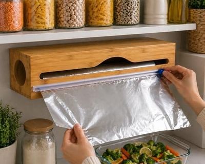 1000 Melocej 57855210125337980184975 Doğal Bambu Streç Film Ve Alüminyum Folyo Dispenser Kesici Kutusu, Asılabilir Mutfak Düzenleyici Organizer, Pratik Kesim Ve Saklama Aparatı, Premium Dayanıklı Tasarım, 33,4 X 8 Cm Açık Bej