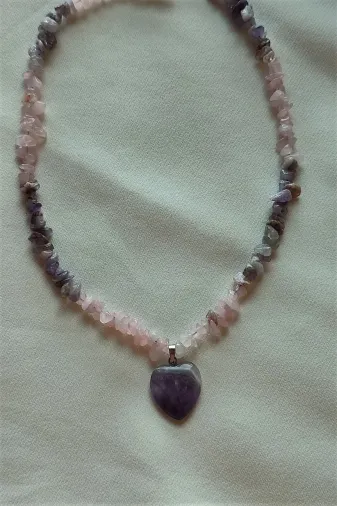 ART LİFE DOĞALTAŞ Natural Stones artlıfe900509 Sertifikalı Gül Kuvars Kalp Kırıktaş Doğaltaş Kolye
