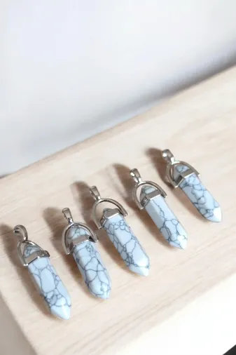 ART LİFE DOĞALTAŞ Natural Stones artlıfedoğaltaş600304 Beyaz Firuze Taşı (5 Adet) Çivi Model Kolye Hediyelik Eşya Sevgili Kolye Sevgiliye Hediye Çivi Kolye
