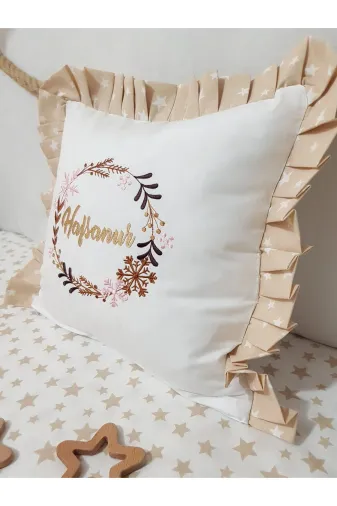 Baby Clime 10.KIRLENT Bebek İsimli Nakışlı Kırlent 40X40 Cm Takı Yastığı İçi Dolgulu Fırfırlı