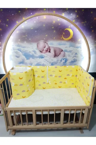 Baby Clime KOR-60120-1. 60X120 Beşik Kenar Korumalık 4 Parça - Sarı Zemin Ay Yıldız Desen (Çarşaf Hariç)