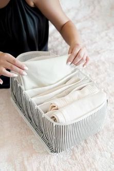 Baldacci 57855210125231180184975 Akordiyon Düzenleyici Organizer Kumaş Sütyen Çamaşır Düzenleyici Çekmece İçi Organizer, Katlanabilir İç Çamaşırı Organizeri, Dolap Ve Çekmece Düzenleyici 24X37X18 Cm Açık Gri