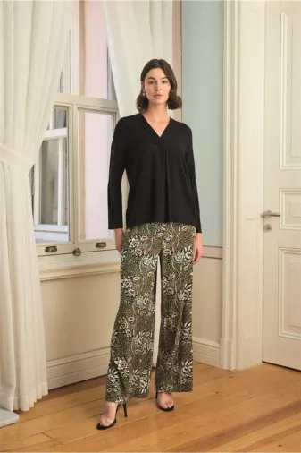 Çiçek Yaprak ve Etnik Desenli Uzun Kollu Pijama Takımı