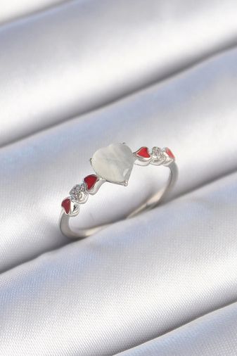 Clariss BYK3459-BLNC Pirinç Gümüş Renk Beyaz Mineli Kalp Model Zirkon Taş Detaylı Kadın Yüzük Çok Renkli