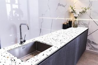 Diğer 126614004 Tezgah Üstü Kaplama Folyosu Mutfak Tezgahı Kaplama Renkli Parçacıklar 70 Cm X 5 Metre