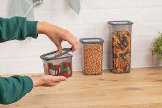 Diğer 128868589 3'lü Set Sızdırmaz Kapaklı Kare Erzak Saklama Kabı 650Ml - 1300Ml - 1900Ml