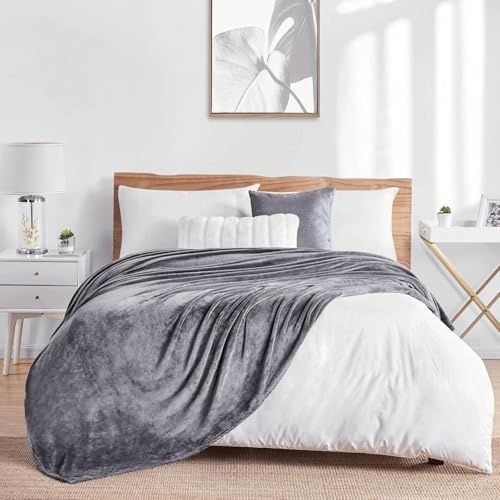 Diğer 57858324440464499283959 Düz Renk Battaniye, 200X230Cm Peluş Flanel Kumaş, 280Gsm Mikrofiber Yapısı İle Yumuşak Doku, Yatak Koltuk Ve Kamp İçin Hafif Sıcak Tutan Örtü, Seyahat Dostu Nefes Alabilir Ev  Açık Bej