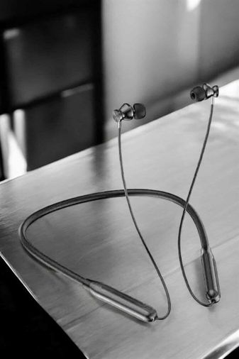 Dijital Göstergeli Kulak İçi Kablosuz Bluetooth Kulaklık Boyun Bantlı