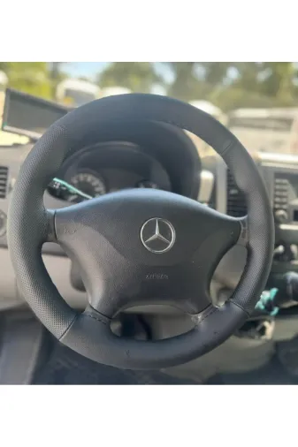 DİKİŞLİ DİREKSİYON KILIFI SİYAH DERİ NOKTALI DERİ SİYAH DİKİŞLİ VW CRAFTER