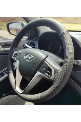 DİKİŞLİ DİREKSİYON KILIFI SİYAH DERİ NOKTALI DERİ SİYAH DİKİŞLİ HYUNDAİ ACCENT BLUE İÇİN