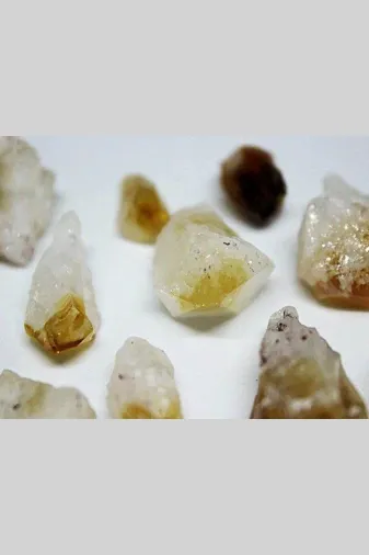 DOĞAL TAŞ CENNETİ 123ANKACEN360 Sitrin Taşı Ham Amorf Küçük Parçalar 2-4 Gram