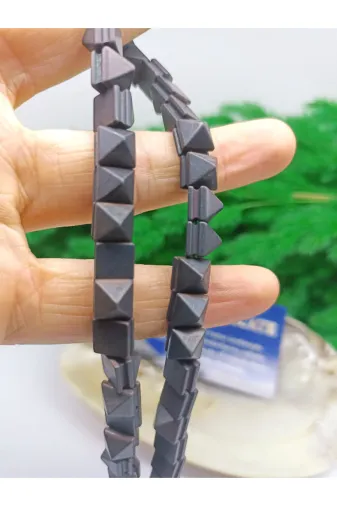 DOĞAL TAŞ CENNETİ esrahematit6 Hematit Mat Doğal Taş Piramit Kesim 8X8X8 (Sertifikali)