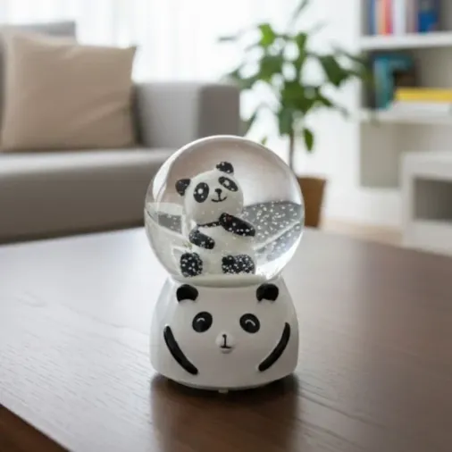 Eğlenceli LED Müzikli Panda Figürlü Kar Küresi