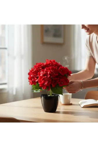 ERHAN FLOWERS ERH-C-MB-1005 Siyah Plsatik Vazoda Yapay Ortanca Aranjmanı - 45 Cm Kırmızı Ortanca