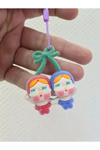 FAMEMUS ACCESSORY 2312ewew342 Crybaby 2Li Süpriz Kutu Ve Poşette Modeller Süpriz Çıkar Kokulu Anahtarlık Miniktir 5,5Cm 1Adet