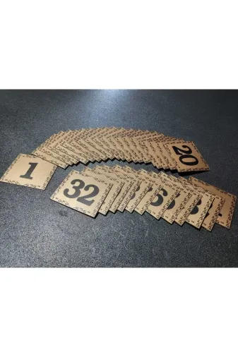 GENDEC GEN5.5X6.5CM01-32 Kapı Numarası 5.5X6.5 Cm Metalik Altın Sarı Üzeri Siyah Baskı Kendinden Yapışkanlı No:1 Den 32’E