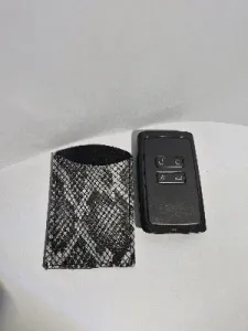 Gogo Araç Kart Anahtar Kılıfı Hakiki Deri Gri-siyah