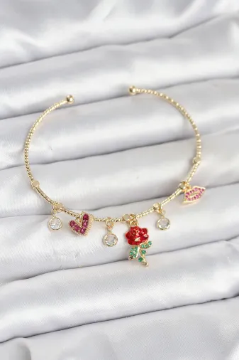 Gül Charmlı Gold Renk Pirinç Kadın Bileklik TJ-BB8043
