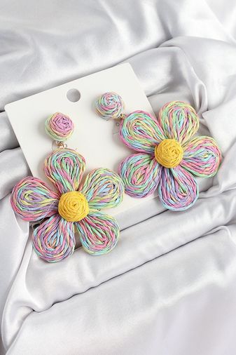 Hobibahçem MEYEB686cd3d2387eb9071b0d5a07-BLMY Mey İthalat Pirinç Rainbow Papatya Model Gold Renk Kadın Hasır Küpe Çok Renkli