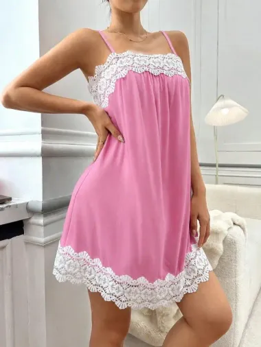 Kadın Ip Askılı Yaka Dantel Detaylı Kısa Viskon Gecelik - L-XL - Pembe