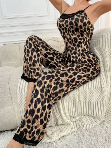 Kadın Ip Askılı Yakası Dantelli Bluz Ve Pijama Sandy Ikili Takım - 2XL-3XL - Leopar