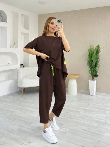 Kadın Kısa Kollu Bisiklet Yaka Viskon Iki Iplik Bluz Ve Pantolon Ikili Takım - 2XL-3XL - Kahve