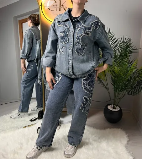 Kadın Rose Garden Çiçek İşlemeli Oversize Denim Ceket ve Bol Paça Jean Pantolon İkili Takım - 7502