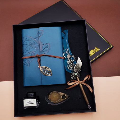 Kaligrafi Kalem Ve Vintage Tasarım Deri Defter Mavi