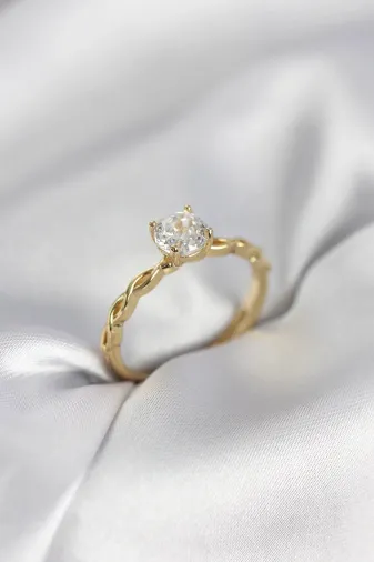 KÜÇÜK HAZİNE MEYEB698daca045b19629bf043e12 Mey İthalat® Gold Renk Sarmal Zincir Model Tek Taş Model Zirkon Taşlı Kadın Yüzük