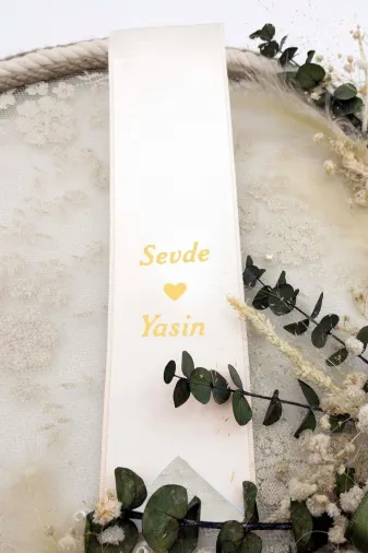 Lora Davet Takı Kurdelesi (İsimli) (1 Adet) Beyaz 42102