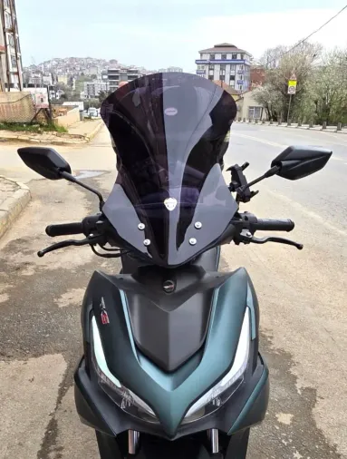 MOTOCAM Abush Benice A-150 Ön Cam 2023-2026 Model 54cm Siyah Renkli Sportif Model