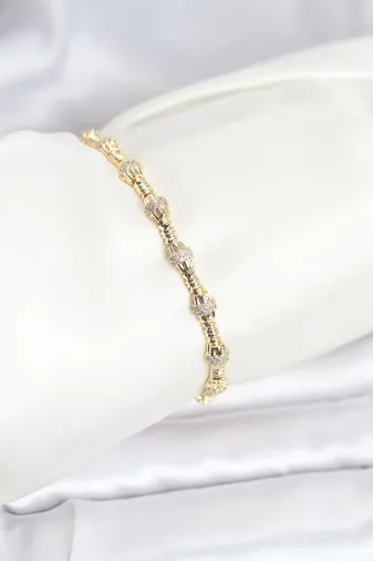 Pirinç Gold Renk VIP Seri Punta Model Zirkon Taşlı Kadın Bileklik TJ-BB8269