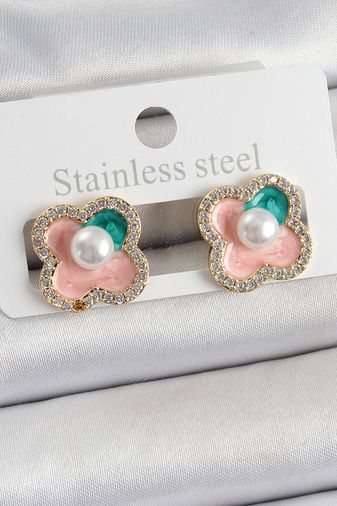 Pirinç Pembe Mineli İnci Detaylı Zirkon Taşlı Sanatsal Portre Yonca Model Gold Renk Kadın Küpe