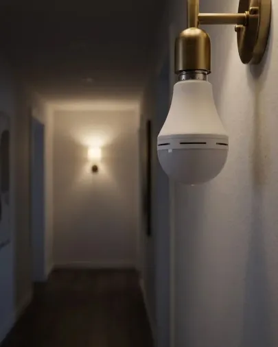 Şarjlı LED Ampul E27 Duy 6500K Beyaz Işık Kesintisiz Aydınlatma
