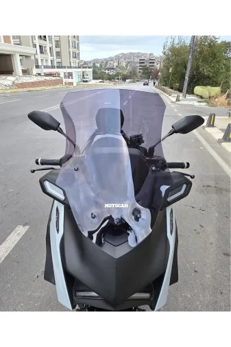 Yamaha Xmax Techmax Ön Cam 2025-2026 Model 63cm Füme Renkli 4mm Asansörlü