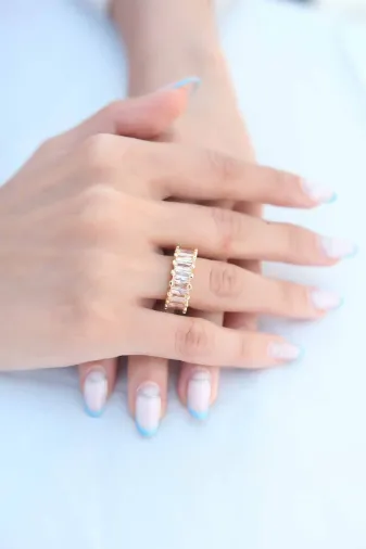 Zirkon Taşlı Baget Gold Renk Kadın Yüzük TJ-BYK2342